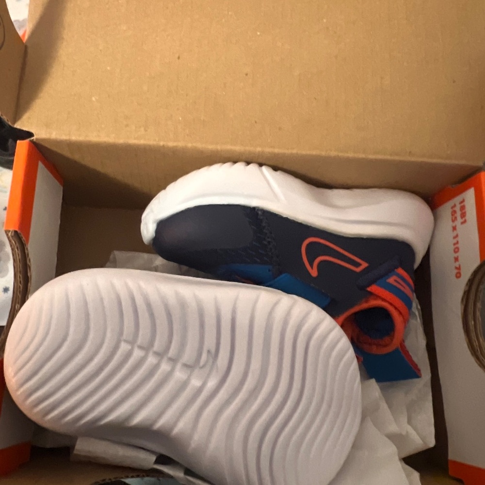 Nike 2c - Picture 3 of 3